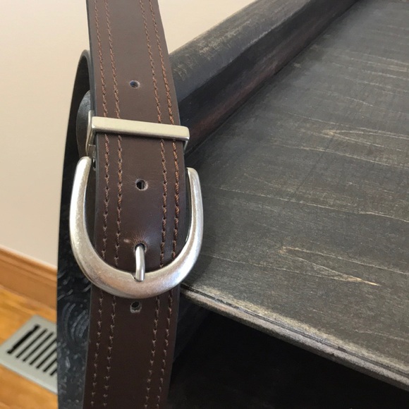 5/$25 Reversible belt - Picture 2 of 6